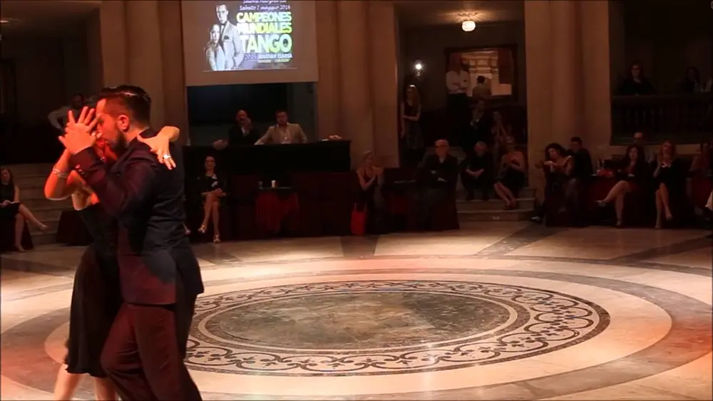 Video thumbnail for Clarisa Aragón y Jonathan Saavedra - Bien Milonga