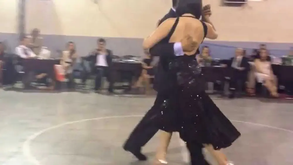Video thumbnail for Julieta Qüesta & Rauli Choque en Milonga Malena Sunderland Club (2)