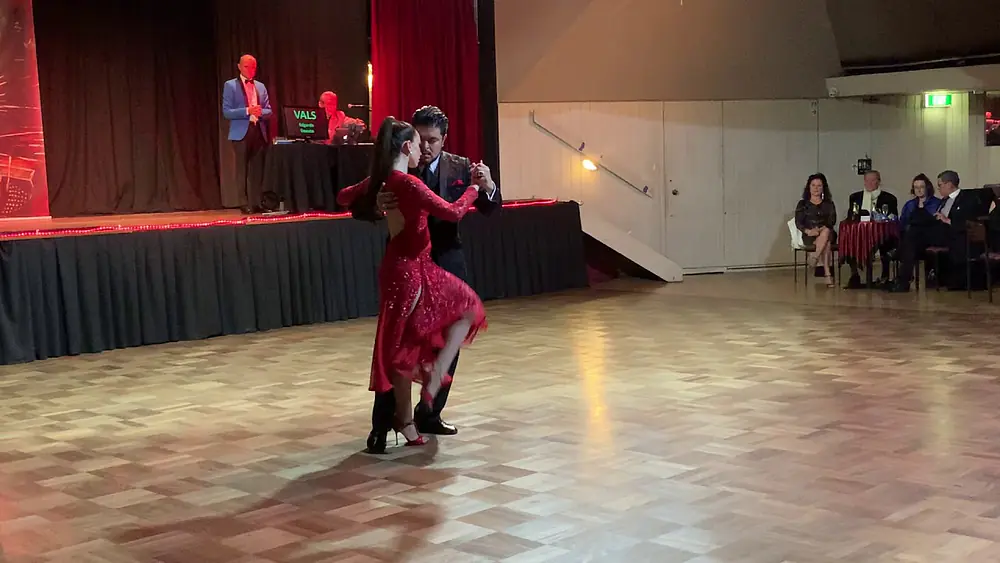 Video thumbnail for Anabella Diaz Hojman and Donato Juarez  performing Argentine Tango - 9 de Julio by Osvaldo Pugliese
