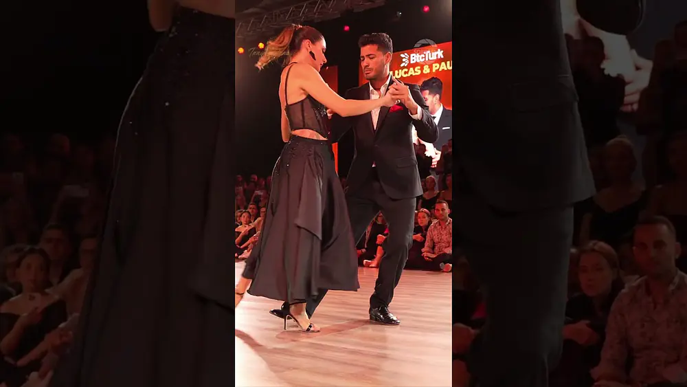 Video thumbnail for Paula Tejeda & Lucas Carrizo - The Show
