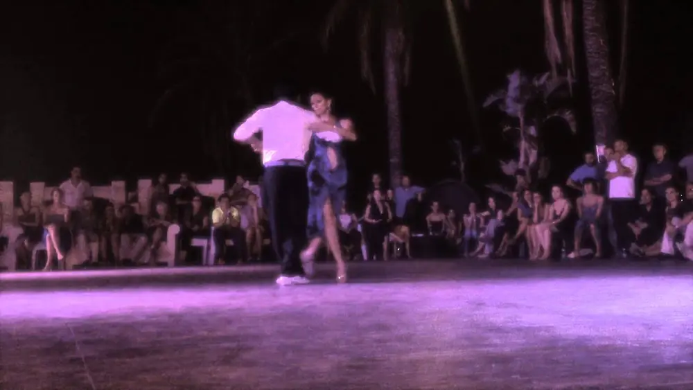 Video thumbnail for Gaston Torelli e Moira Castellano - El Puntazo