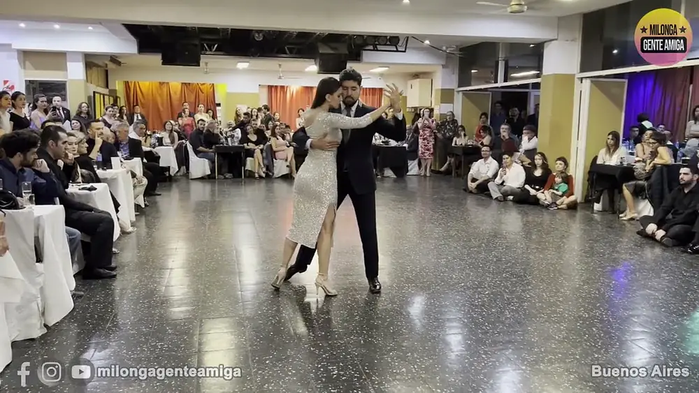 Video thumbnail for Sebastian Jimenez y Magdalena Valdez  - Milonga Gente Amiga -  2022 (1 de 3)