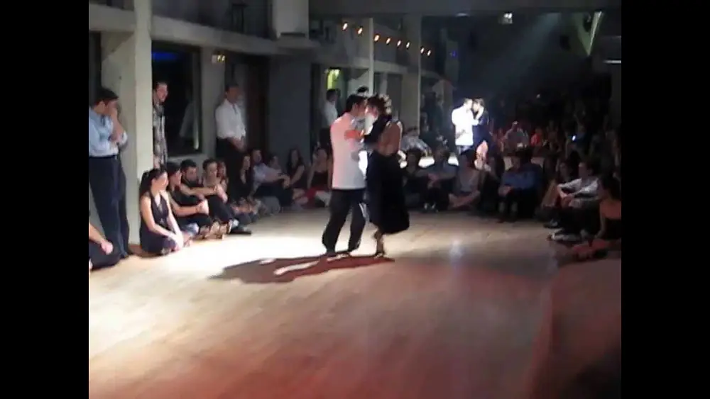 Video thumbnail for Juan Martin Carrara y Stefania Colina - Violetas (show in Athens)