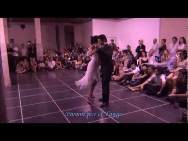 Video thumbnail for NATACHA POBERAJ y CARLOS RIVAROLA bailando SOLO SE QUIERE UNA VEZ en FLOREAL MILONGA