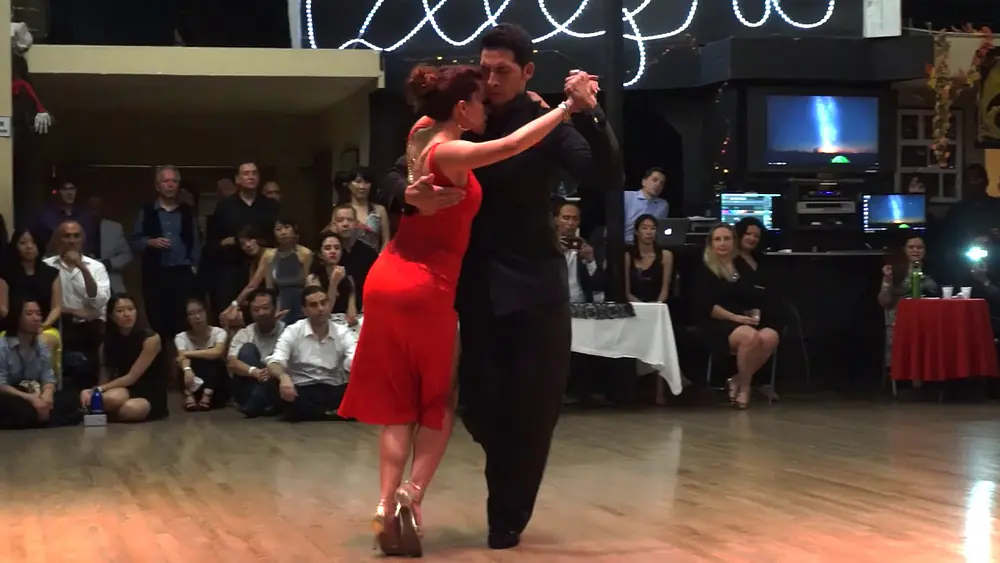 Video thumbnail for Maxi Copello & Raquel Makow Tango Demo 1/4 2017 Oct 14