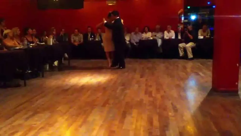 Video thumbnail for Bailaron Noelia Hurtado & Carlos Espinoza, en la milonga El Beso de los domingos. Part.1 - 01/03/15