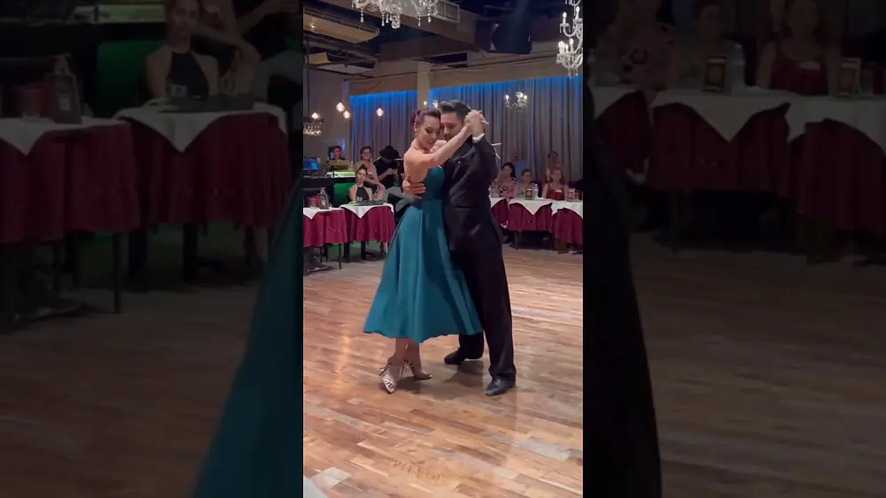 Video thumbnail for Jeanette Erazu y Leandro Capparelli 😍😍😍 Follow @tangoexpo #tango #tangoargentino