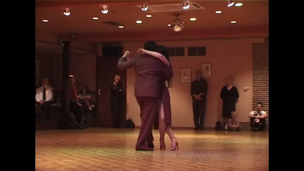 Video thumbnail for Silvina Scalisi & Mariano Galeano: tango demo 3/3