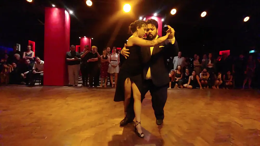 Video thumbnail for Buda Rodríguez y Mora Idil Ceyhan - Uno (Troilo)-  La del Centro 15/dic/2021 -1/3