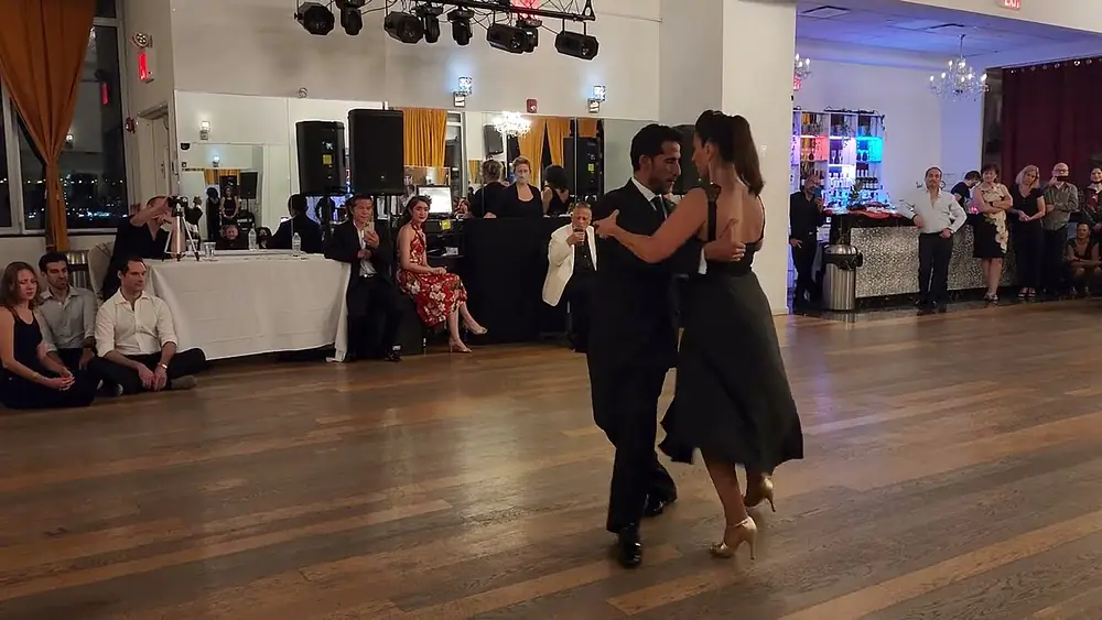 Video thumbnail for Argentine tango: Virginia Gómez & Christian Márquez “Los Totis" - El Tigre Millan