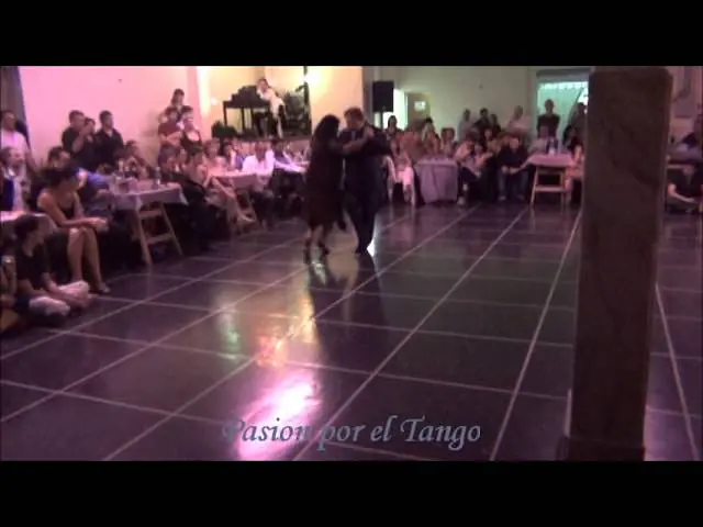 Video thumbnail for MARIA DEL CARMEN y JORGE DANIEL DISPARI bailando el tango TRAGO AMARGO en FLOREAL MILONGA