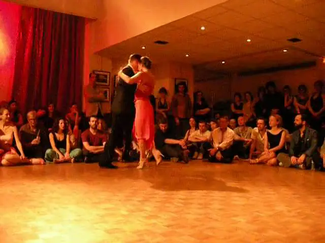 Video thumbnail for Barbara Carpino & Claudio Forte - Milonga El Garron, Paris 13/12/14 - n5 Tango