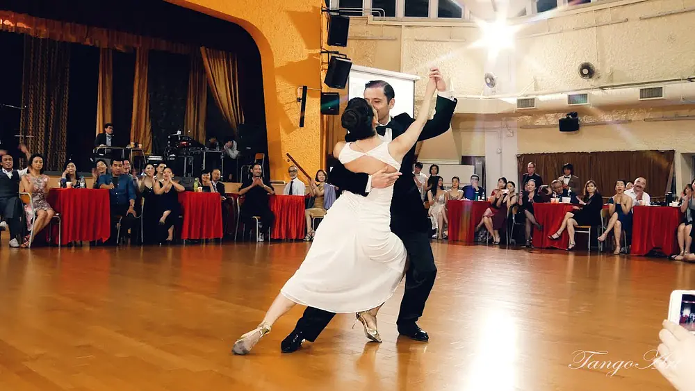Video thumbnail for Yanina Quiñones y Neri Piliu, Festivalito de Tango en Hong Kong, 3 March 2018, 3-4