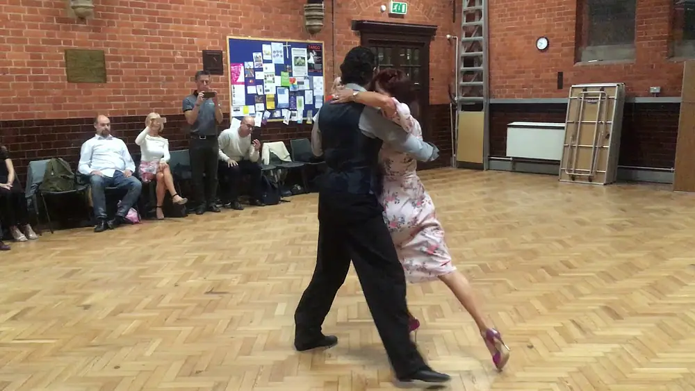 Video thumbnail for Alexandra Wood & Guillermo Torrens at Reading Tango Club - Barridas
