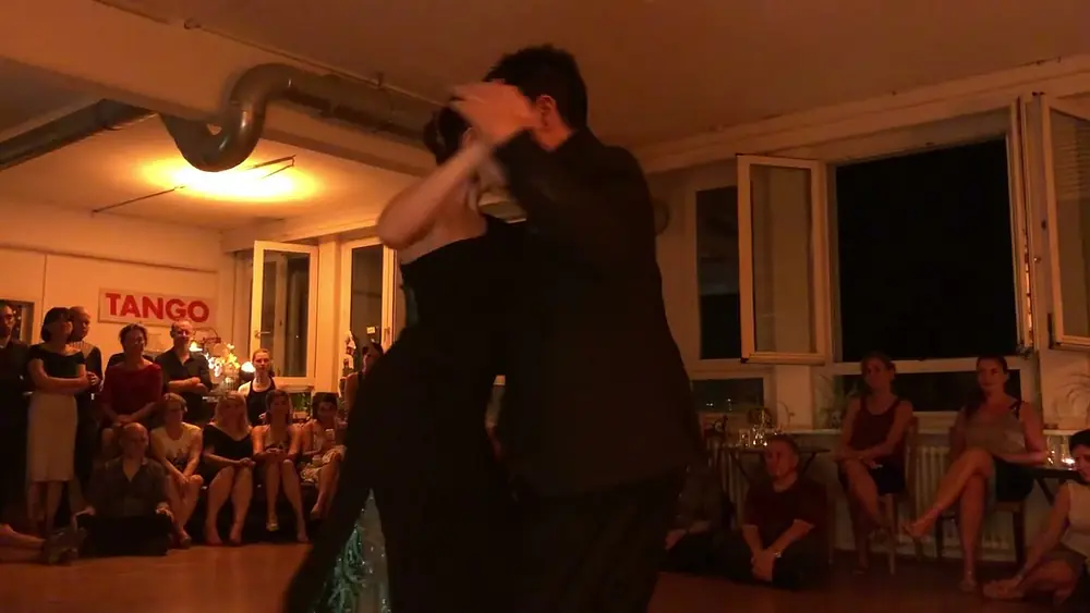 Video thumbnail for Agustina Piaggio & Carlos Espinoza_1  Milonga "Entre Dos" 16.9.2023 20 Anos goooal!!