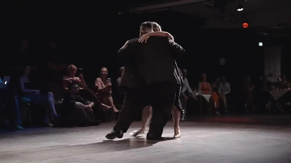 Video thumbnail for Alejandra Matiñan y Aoniken Quiroga - Berlin - 2022 - Tango Exhibicion 1