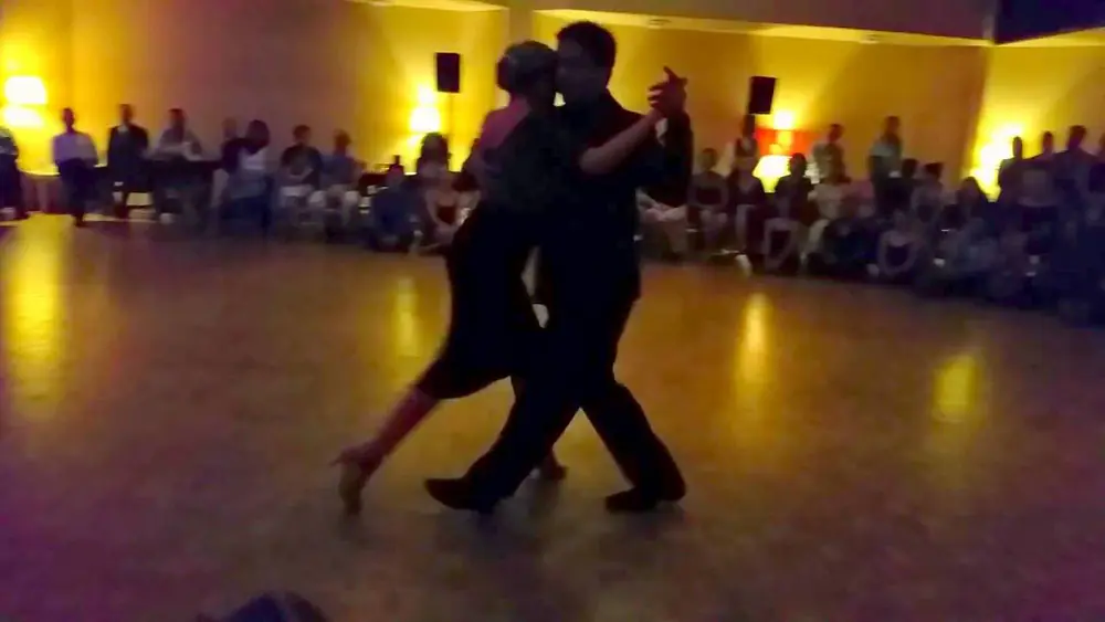 Video thumbnail for Argentine tango: Noelia Hurtado & Carlitos Espinoza - Milonga Del 83