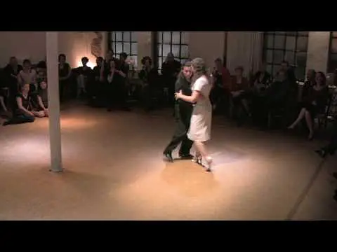 Video thumbnail for Tamara Juhan y Luis Bruni - Milonga traspie - No hay tierra como la mia - Canaro