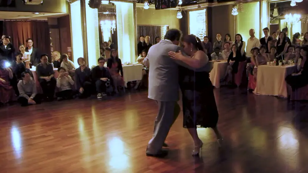 Video thumbnail for Jorge Dispari & Maria del Carmen 1/5 - Mandria (Juan D'Arienzo) Tango - Hong Kong 2010