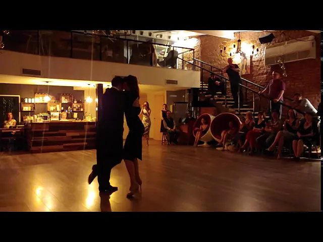Video thumbnail for Sebastián Alzogaray y Elvira Lambo - Te aconsejo que me olvides 3/3