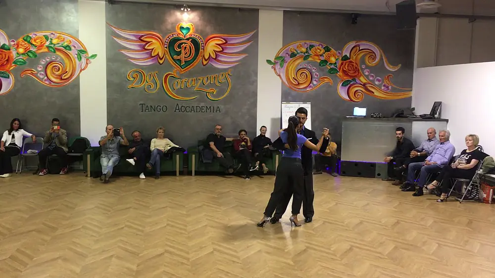 Video thumbnail for 2 Corazones Tango Accademia - Demo Lezione Danilo Maddalena & Pam Est Là