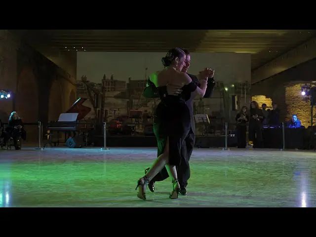 Video thumbnail for MILONGA DE ANTAÑO - Fati Caracoch y Brenno Marques - Milonga Federal 1/3 - Casa Rosada