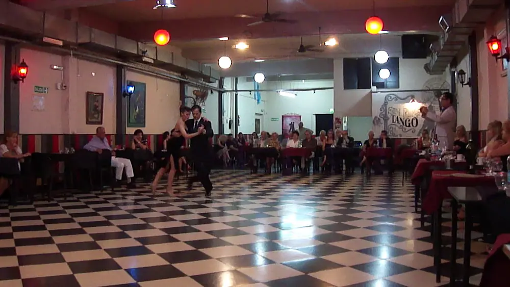 Video thumbnail for Sin Rumbo, bailan Agustina Piaggio y Juan Ruggieri 3/3