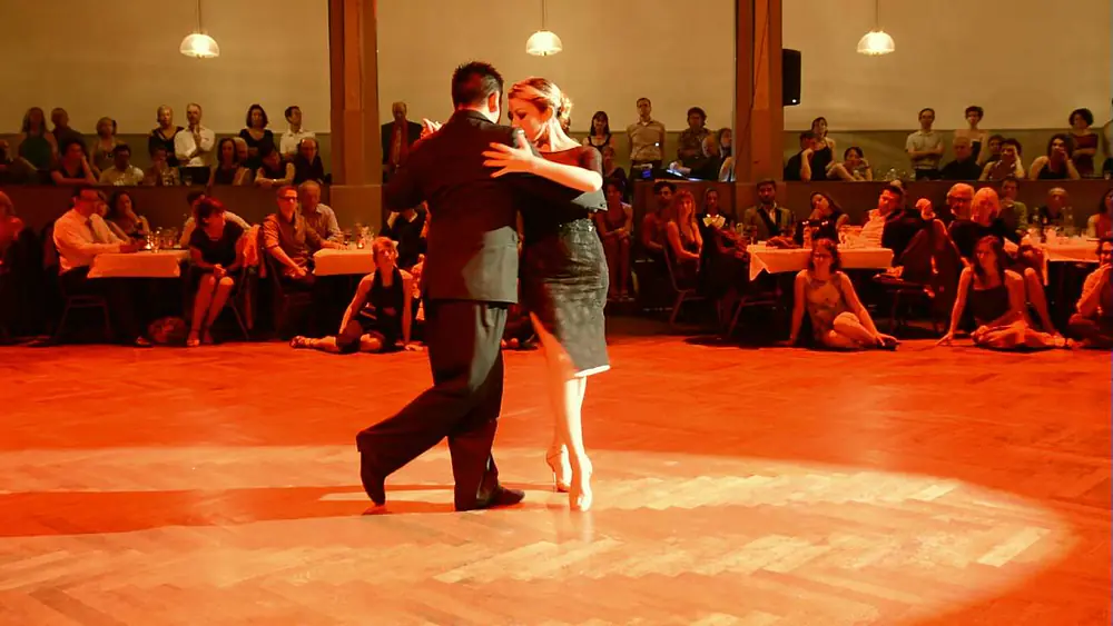 Video thumbnail for Tangofestival KA 2016, Carlitos Espinoza & Noelia Hurtado, 2 of 5