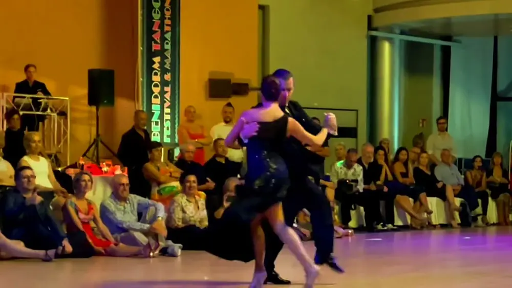 Video thumbnail for Benidorm tango Festival Facundo Piñero y Vanesa Villalba (3)