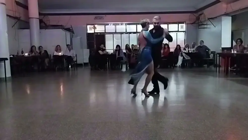 Video thumbnail for Aurora Lubiz y Claudio González - Viejo Portón