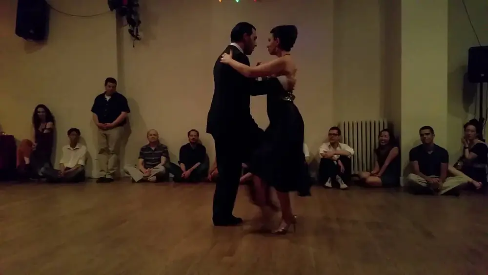 Video thumbnail for Argentine tango: Florencia Borgnia & Marcos Pereira - Milonga, vieja milonga