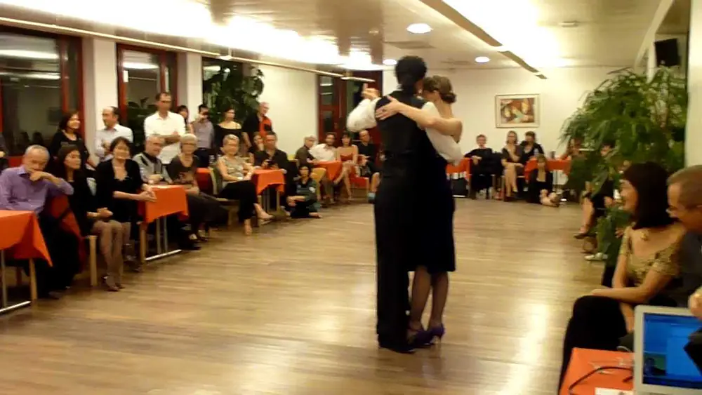 Video thumbnail for Rodrigo Rufino & Gisela Passi