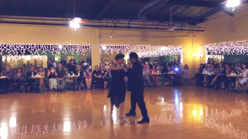 Video thumbnail of Andres Amarilla & Silvina Vals - Navegante