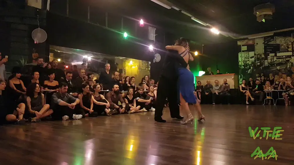 Video thumbnail for Performance al Papelero "Mantova " di Carlitos Espinoza and Majo Martirena