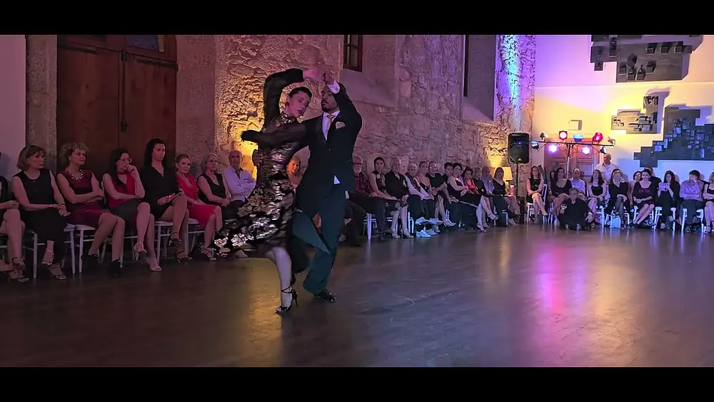 Video thumbnail for Carlos Santos David e Mirella em 18/02/23, no VIII Compostela Tango Festival  - 3/4