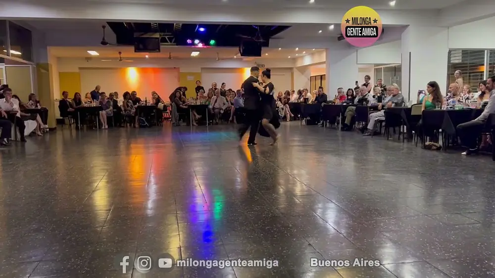 Video thumbnail for Jose Fernandez y Lan Wang  - Milonga Gente Amiga -10/MAR/2024 (3/3)
