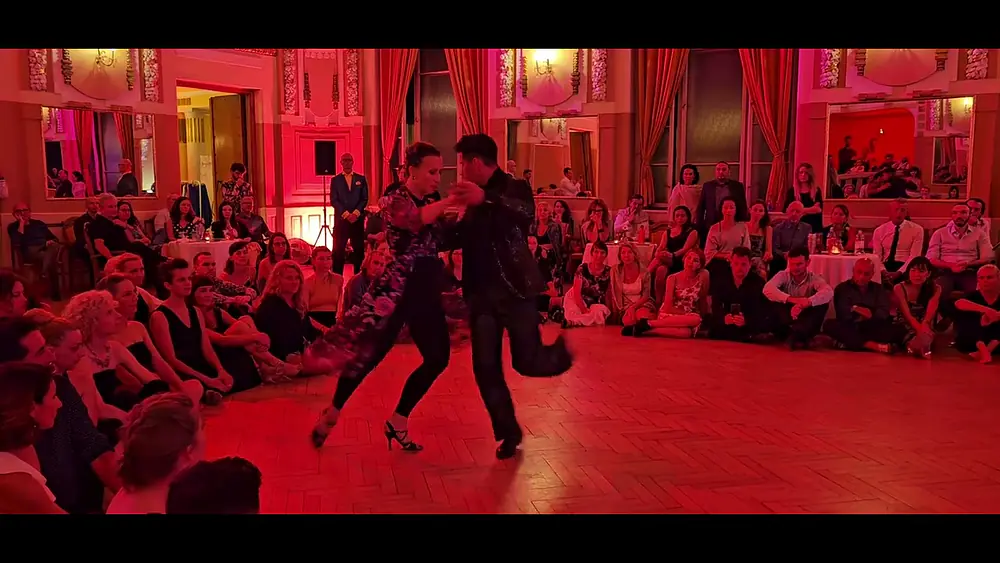 Video thumbnail for Ivan Terrazas y Sara Grdan no Bratislava Tango Festival em 01/10/23 - 2/3