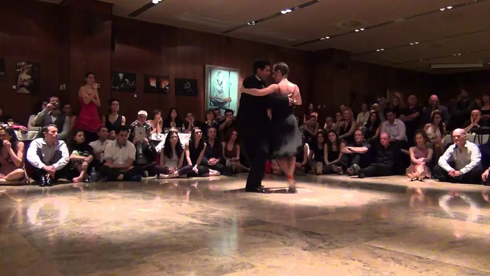 Video thumbnail for Sebastian Arce y Mariana Montes-Una lagrimita-Txulitango 2012.m2ts
