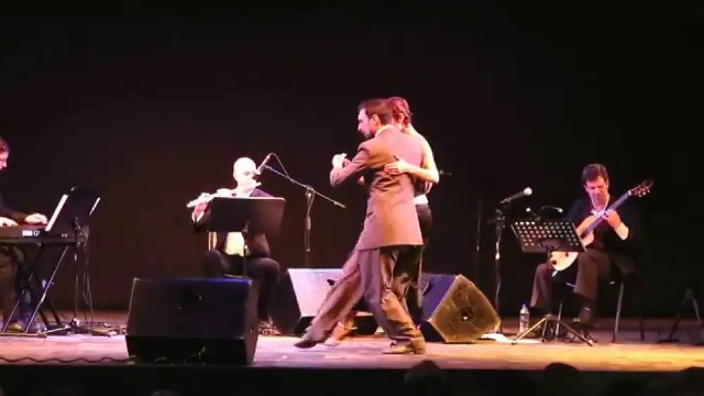 Video thumbnail for Ernesto Candal y Karina Guillén interpretan Milongueando en el cuarenta