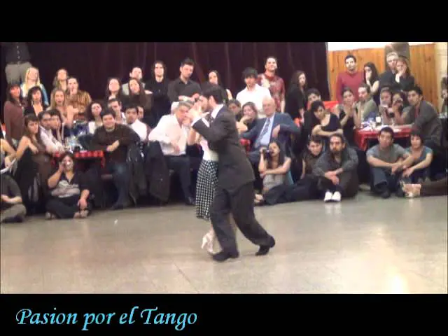 Video thumbnail for ANDREA MISSE Y JAVIER RODRIGUEZ  EN LA MILONGA LA BALDOSA