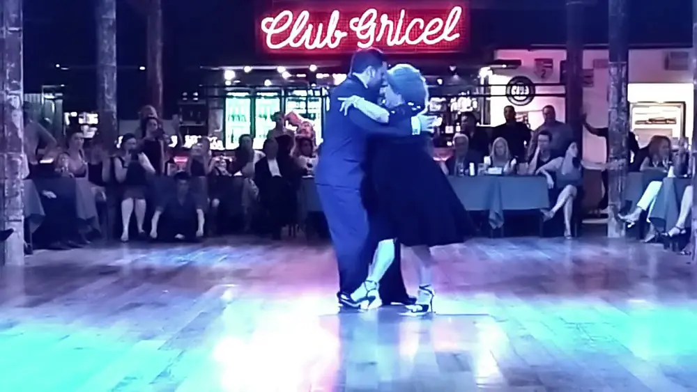 Video thumbnail for Graciela Gonzalez y Ezequiel Mendoza - "Sin Palabras"