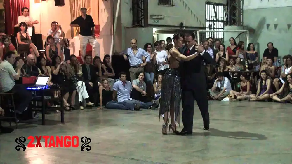 Video thumbnail for Fabian Peralta y Lorena Ermocida: Tango en la Milonga del Moran Ene 2011