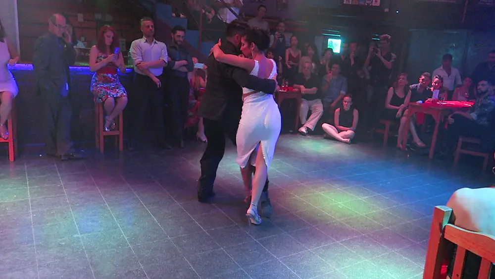 Video thumbnail for Jonathan Saavedra y Clarissa Aragon at Milonga a la Parilla Buenos Aires 2020 2