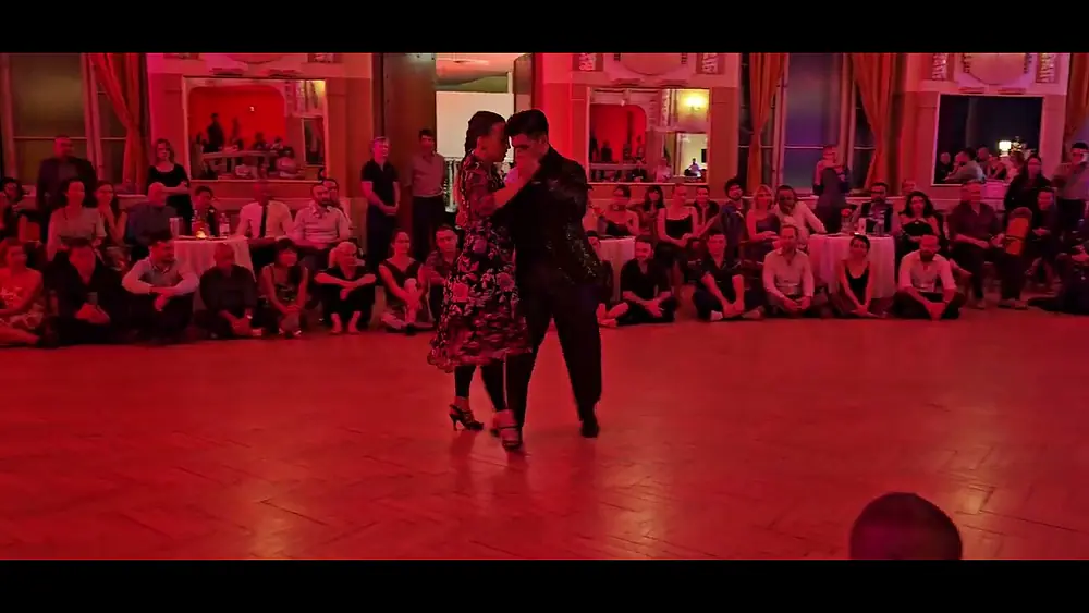 Video thumbnail for Ivan Terrazas y Sara Grdan no Bratislava Tango Festival em 01/10/23 - 3/3