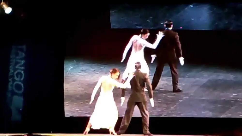 Video thumbnail for Mundial de Tango Escenario Semi Final 2013: JOSE LUIS SALVO y YUKI MISAKI (Argentina)