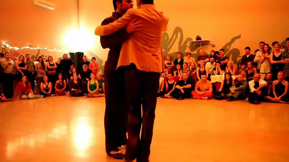 Video thumbnail for Martin Maldonado & Maurizio Ghella at milonga Alma del Fuego 3/4 11.11.2012