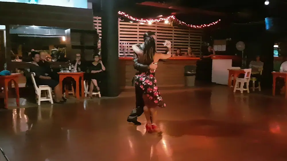 Video thumbnail for Juan David Vargas y Paulina Mejía - Milonga Chique #1