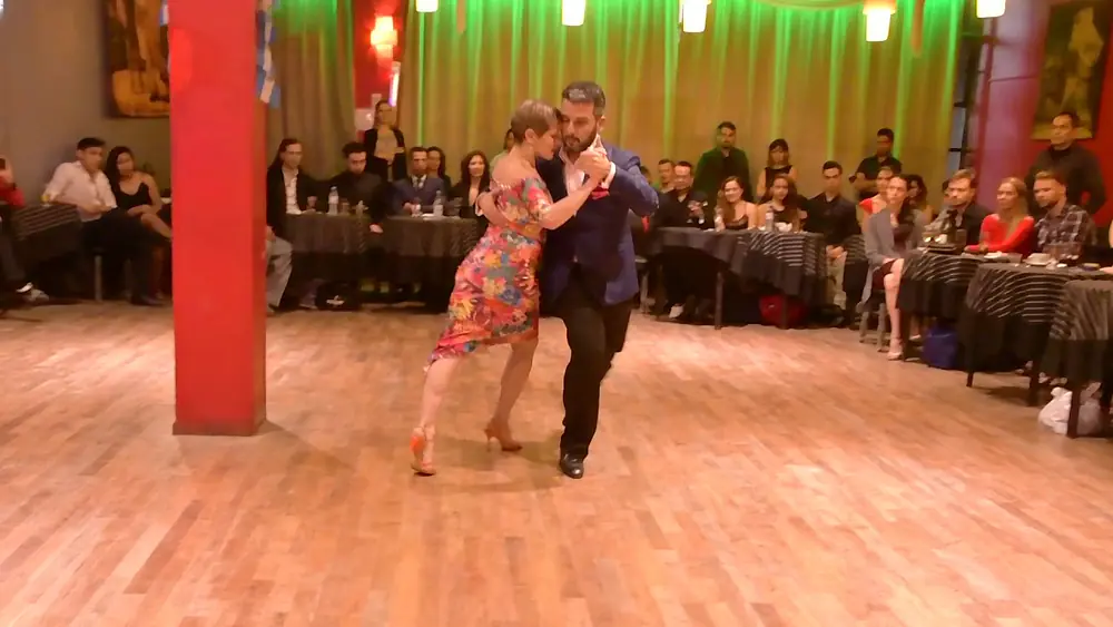 Video thumbnail for Tango Salon Extremo  - Aurora Lubiz y Fernando Galera -2