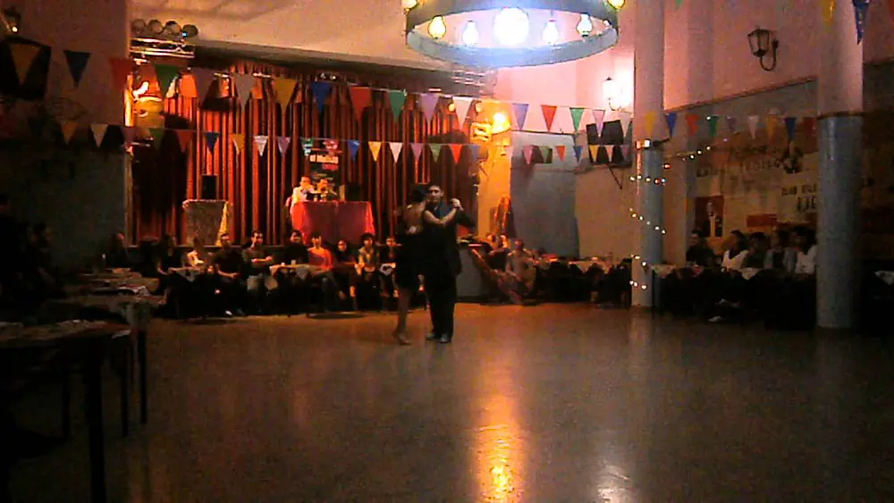 Video thumbnail for Cecilia Piccinni y Lucas Di Giorgio en El Motivo Tango, 7/7/14
