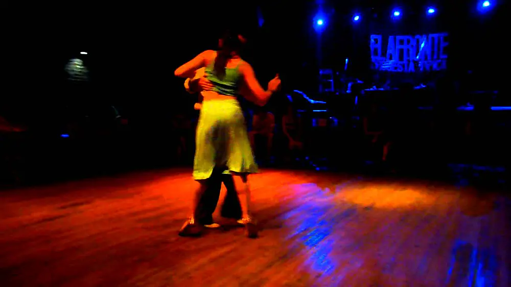 Video thumbnail for Natasha Lewinger y Pablo Rodríguez bailan en Maldita Milonga febrero 2012 Tema 3